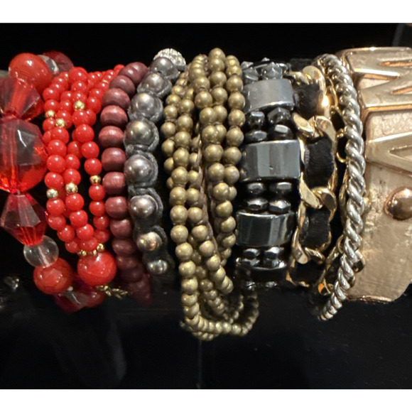 Lot of 17 Mixed Bracelets Bangles Stretch Leather Stone Wrap Wear or Resell - Picture 15 of 16